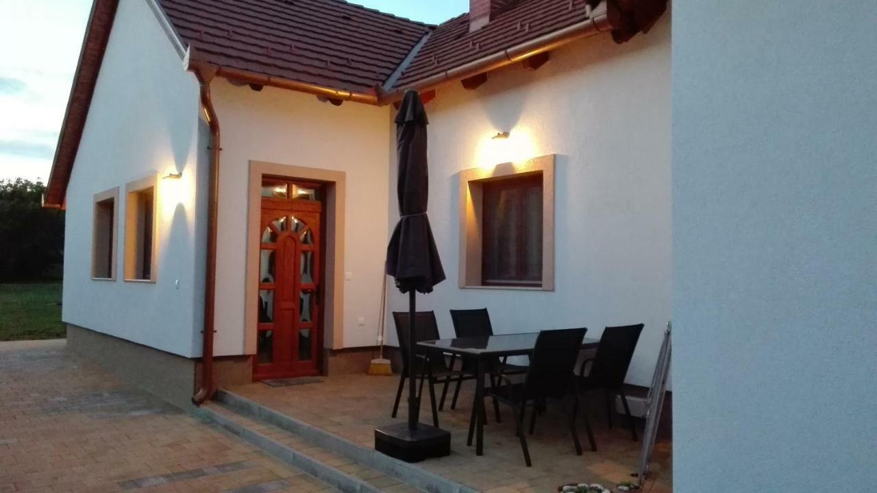Egrelato Vendeghaz Apartment Balatonakali Luaran gambar